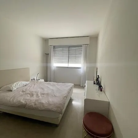 Apartment F1 Exclusive 100-sqm With Private Parking *